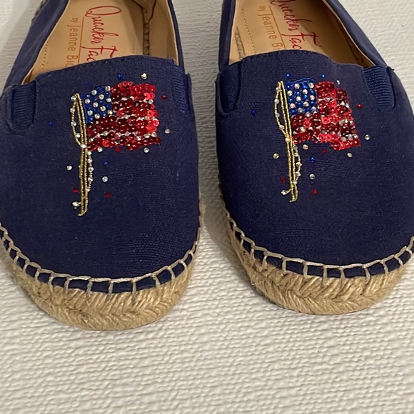 Quacker Factory, by Jeanne Bice. Canvas slip on flats. Size 6M - Picture 2 of 9